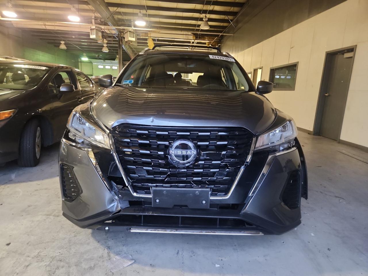 2024 NISSAN KICKS