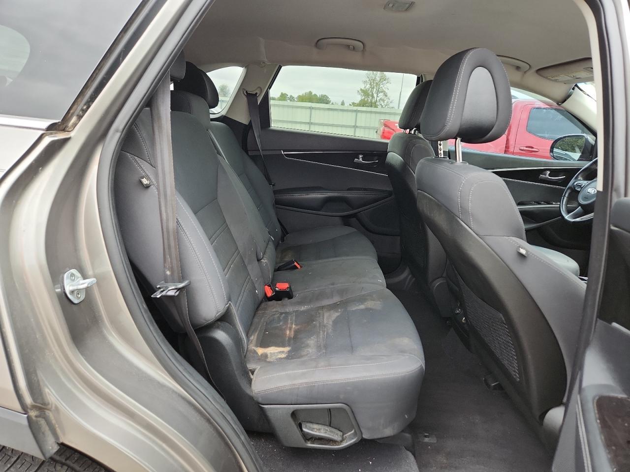 2016 KIA SORENTO