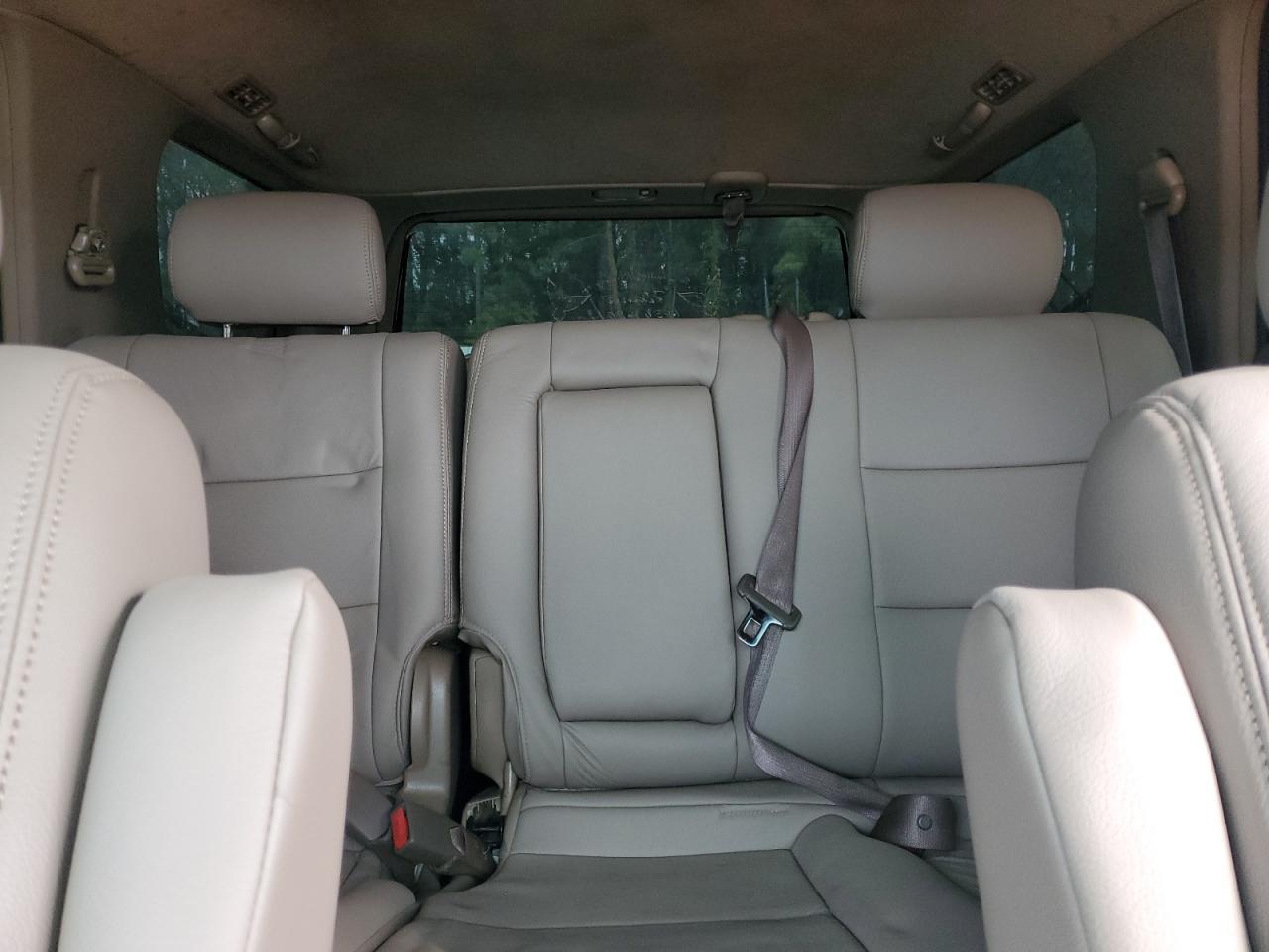 2004 TOYOTA Sequoia