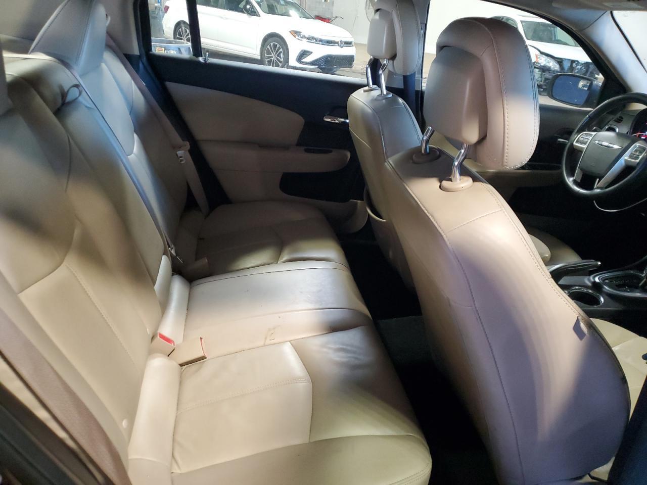 2013 CHRYSLER 200
