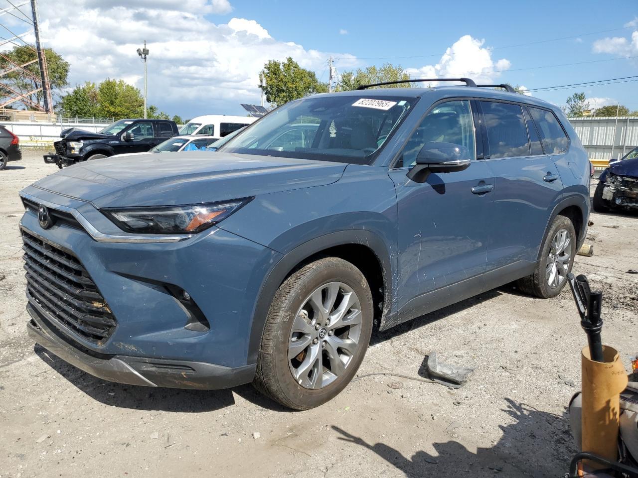 2024 TOYOTA HIGHLANDER