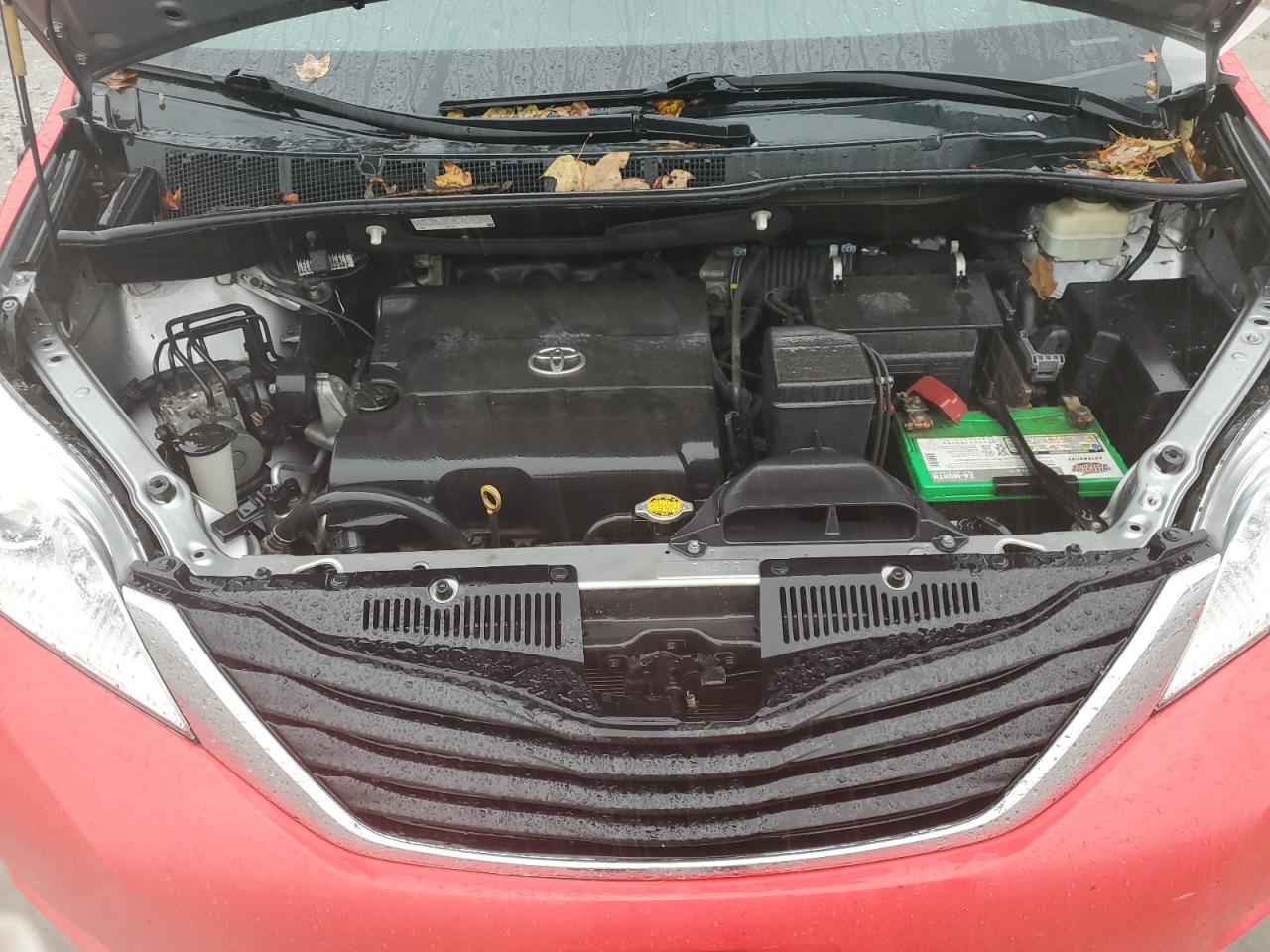 2014 TOYOTA SIENNA