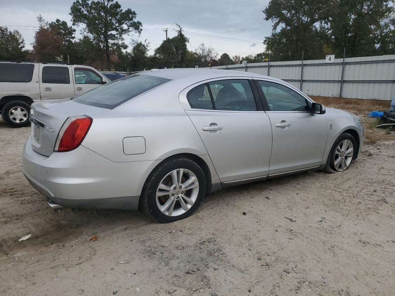 2010 LINCOLN MKS