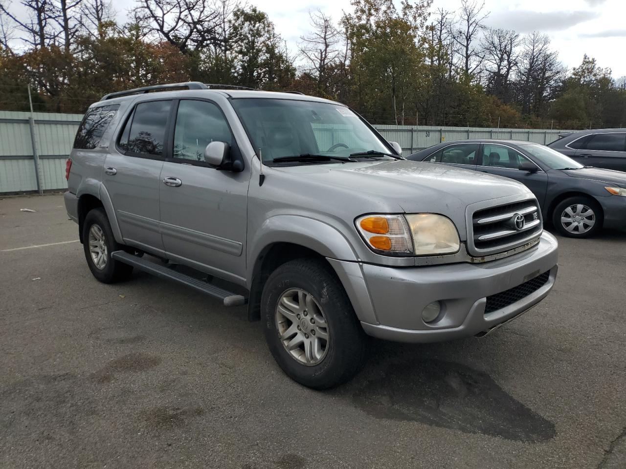 2004 TOYOTA Sequoia