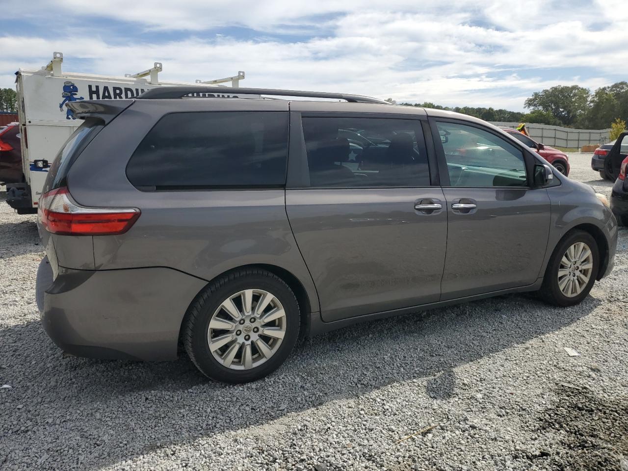 2017 TOYOTA SIENNA