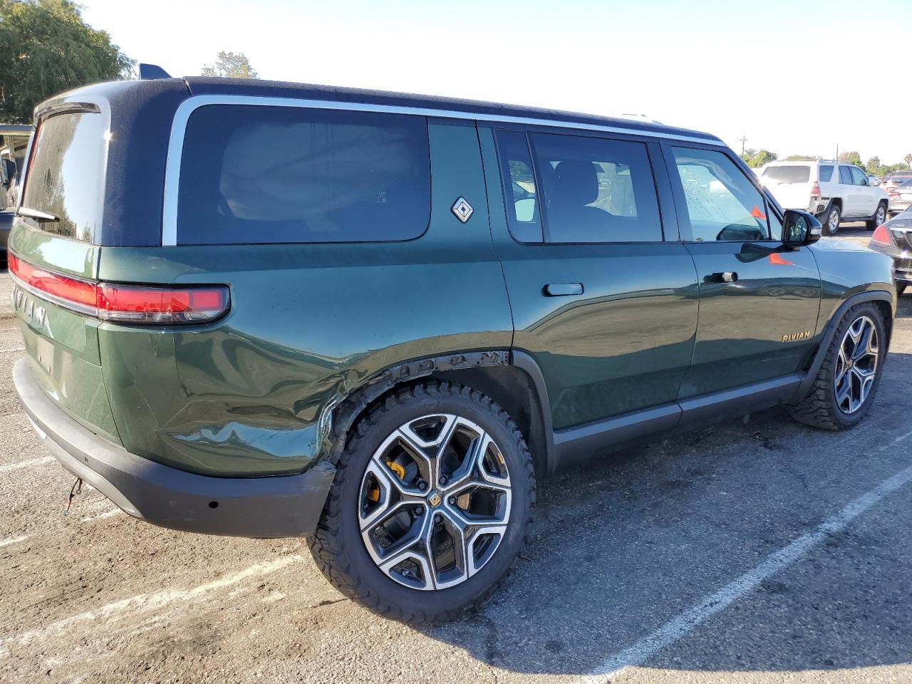 2022 RIVIAN R1s