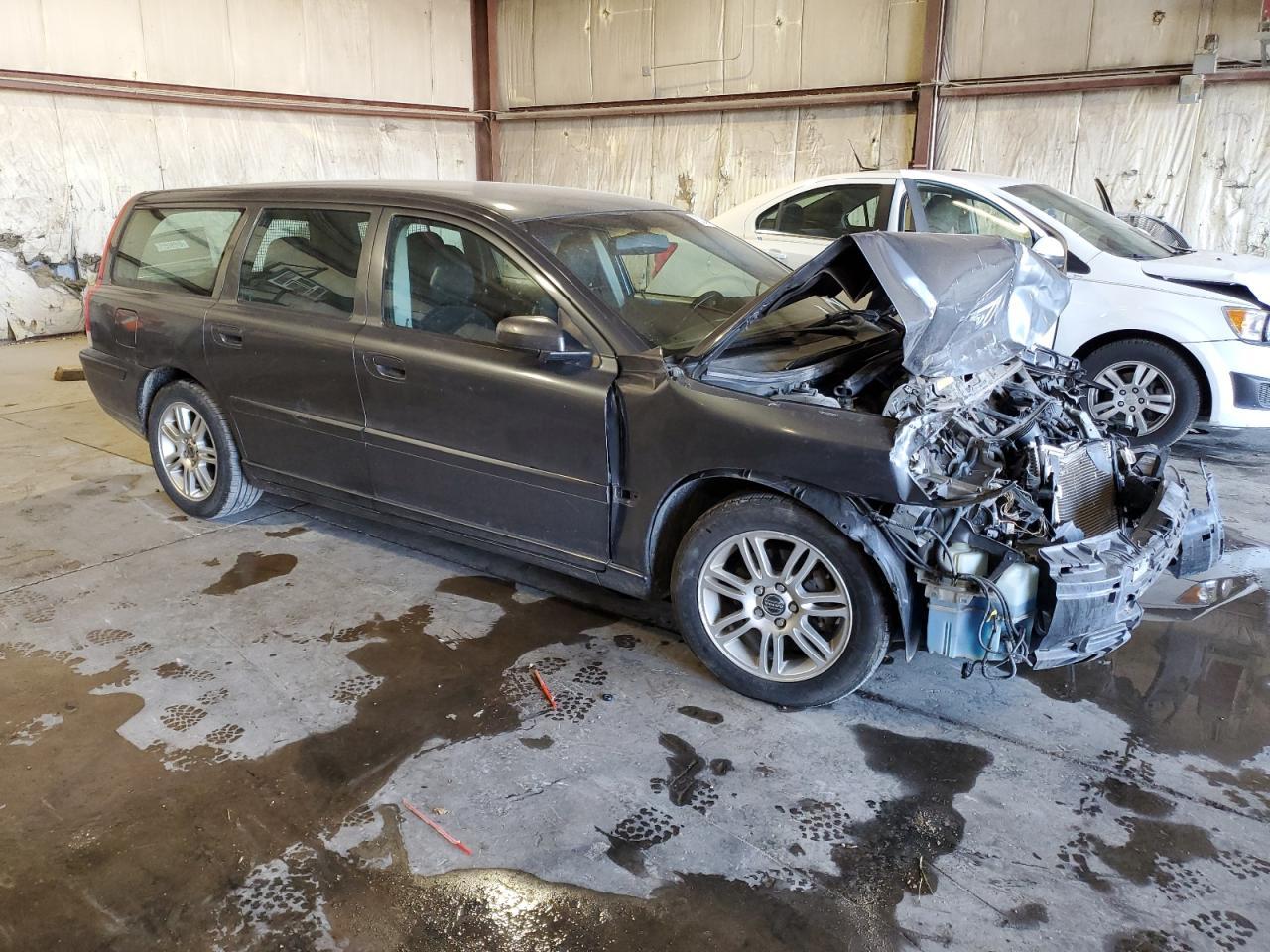 2006 VOLVO V70
