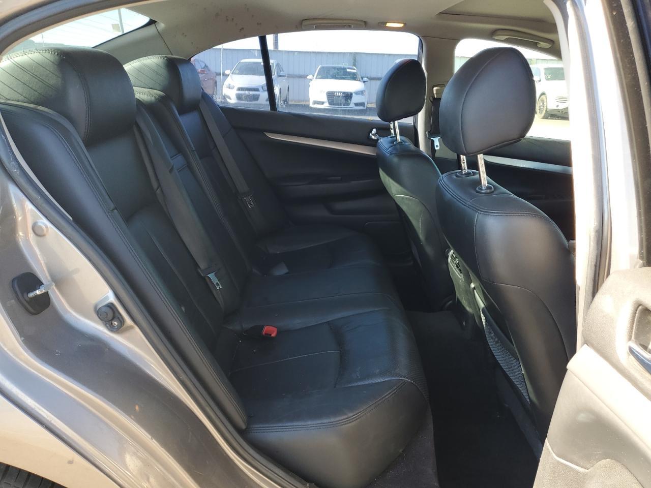2012 INFINITI G37