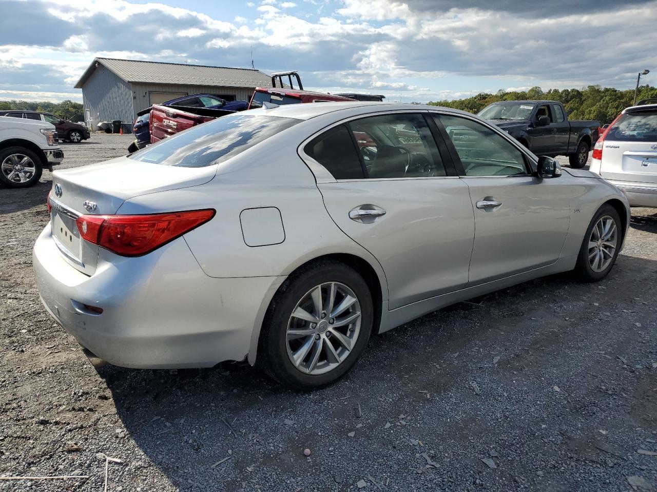 2017 INFINITI Q50