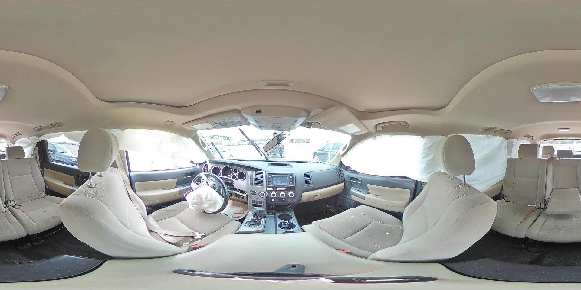 2016 TOYOTA Sequoia