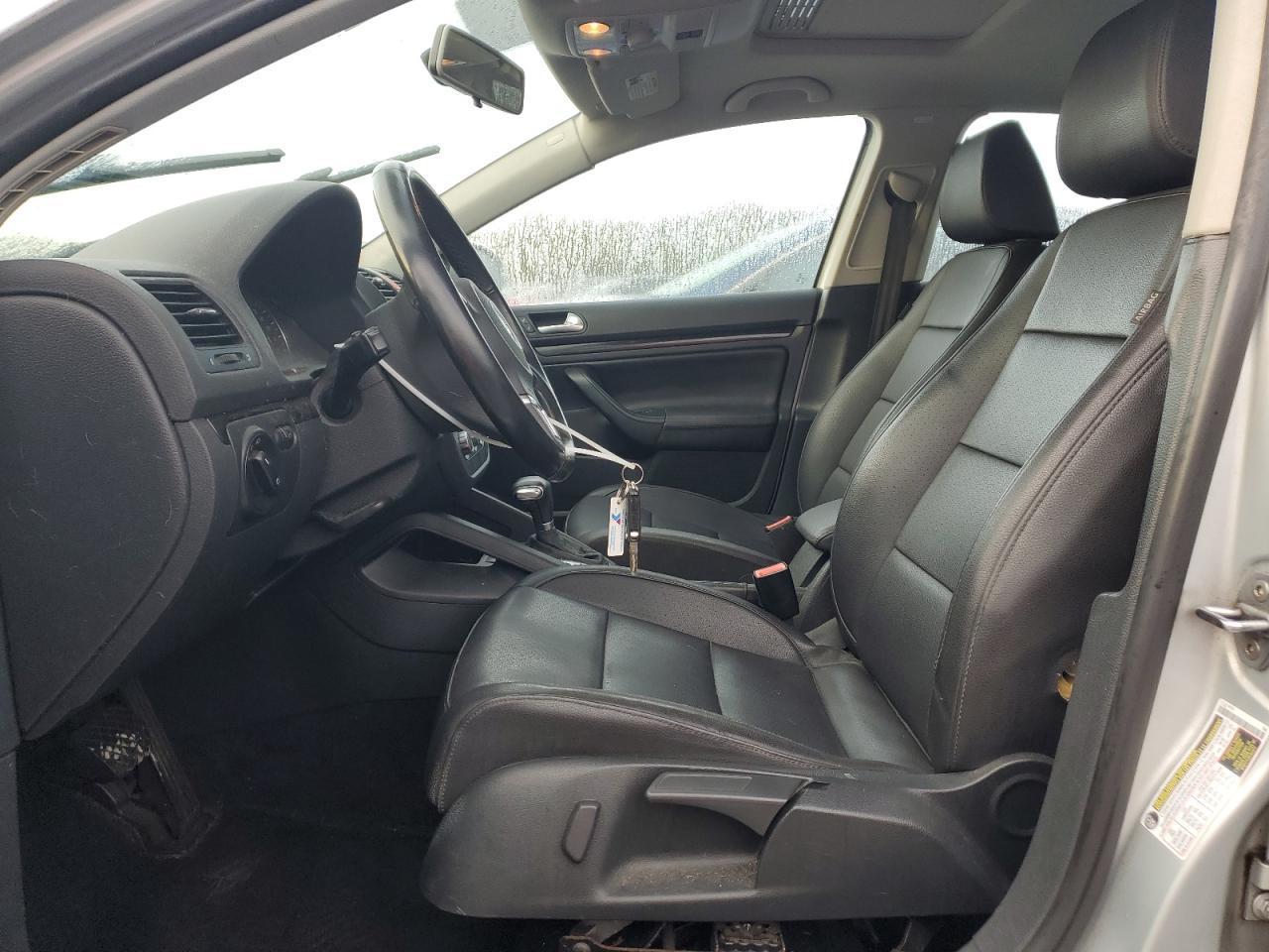 2010 VOLKSWAGEN JETTA