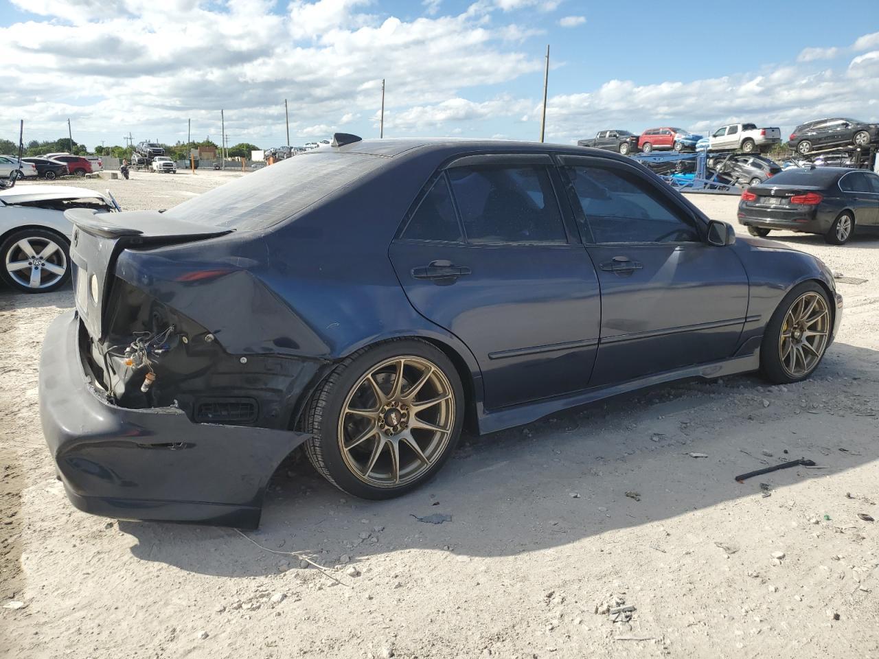 2001 LEXUS IS 300