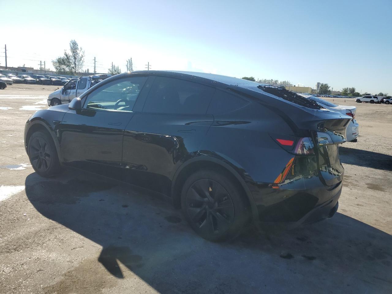 2025 TESLA MODEL Y