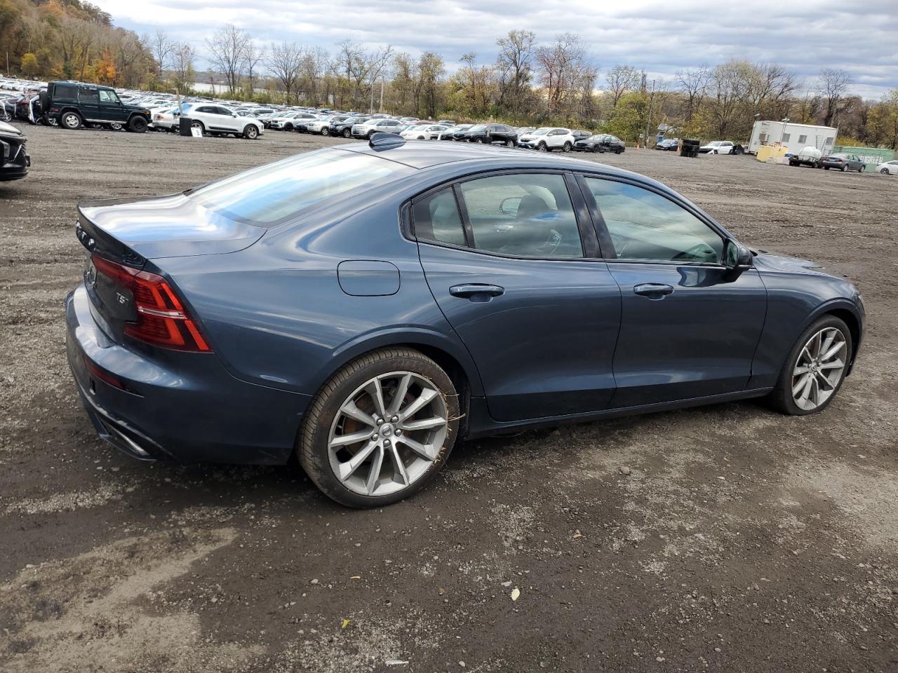 2021 VOLVO S60