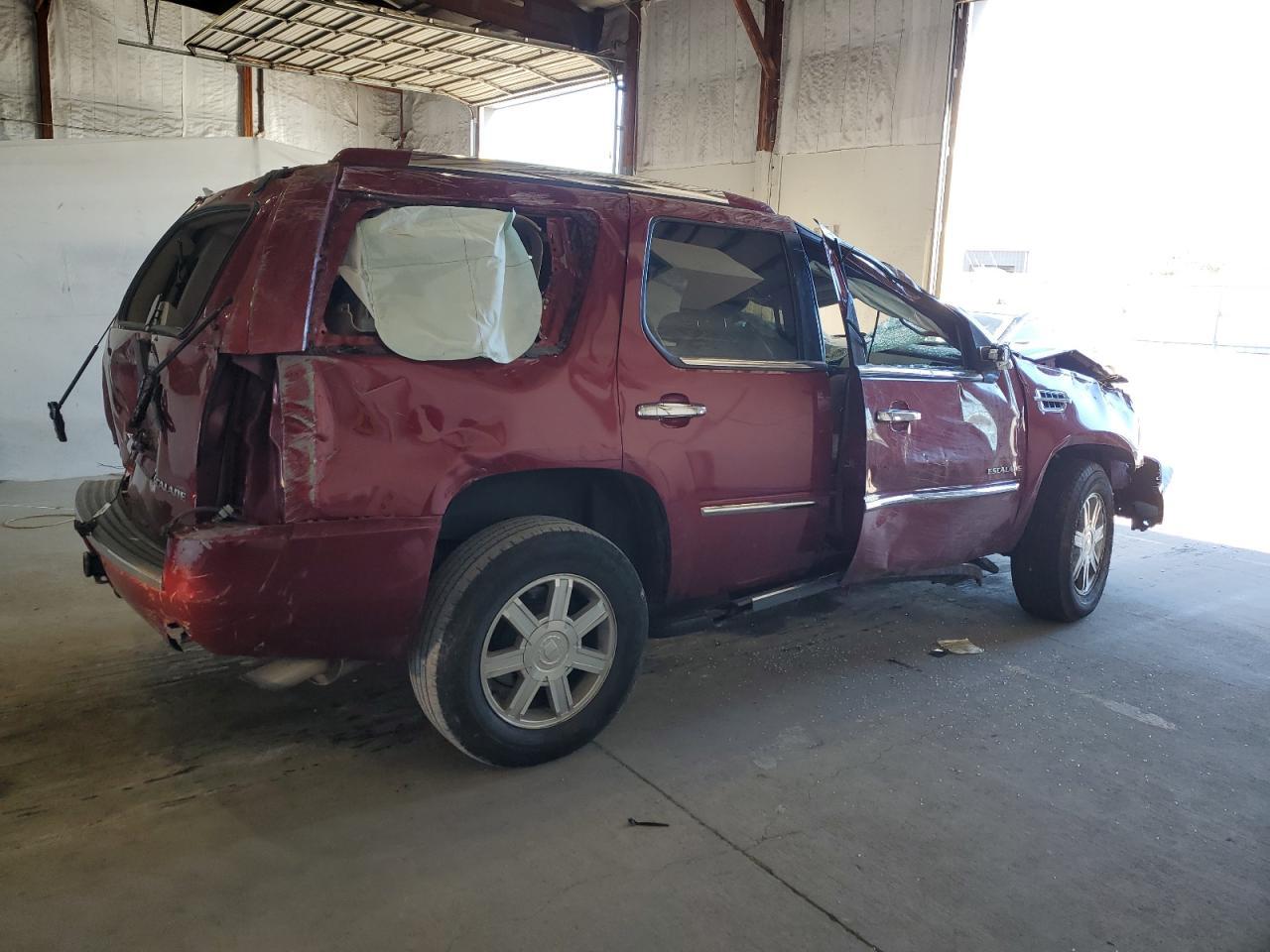 2010 CADILLAC ESCALADE