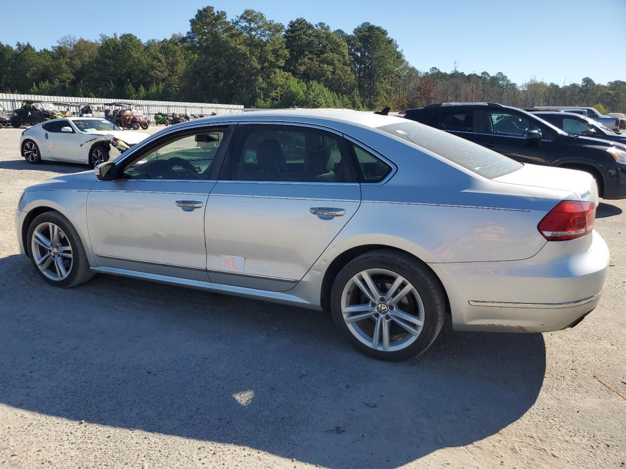2014 VOLKSWAGEN Passat
