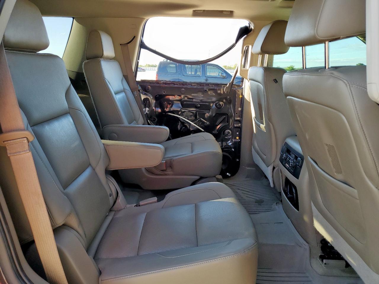 2016 CHEVROLET Tahoe