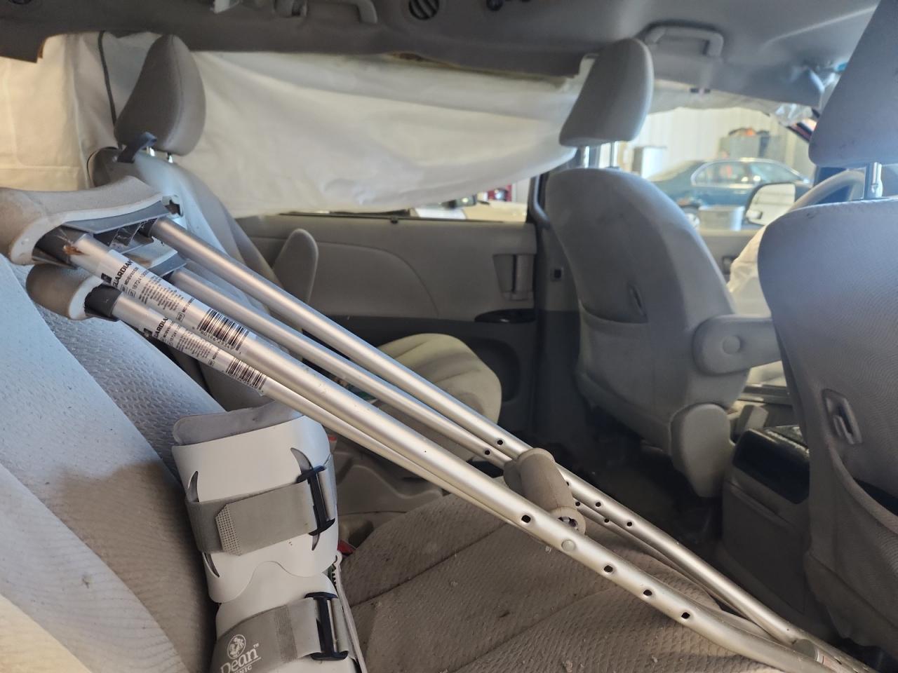 2012 TOYOTA SIENNA