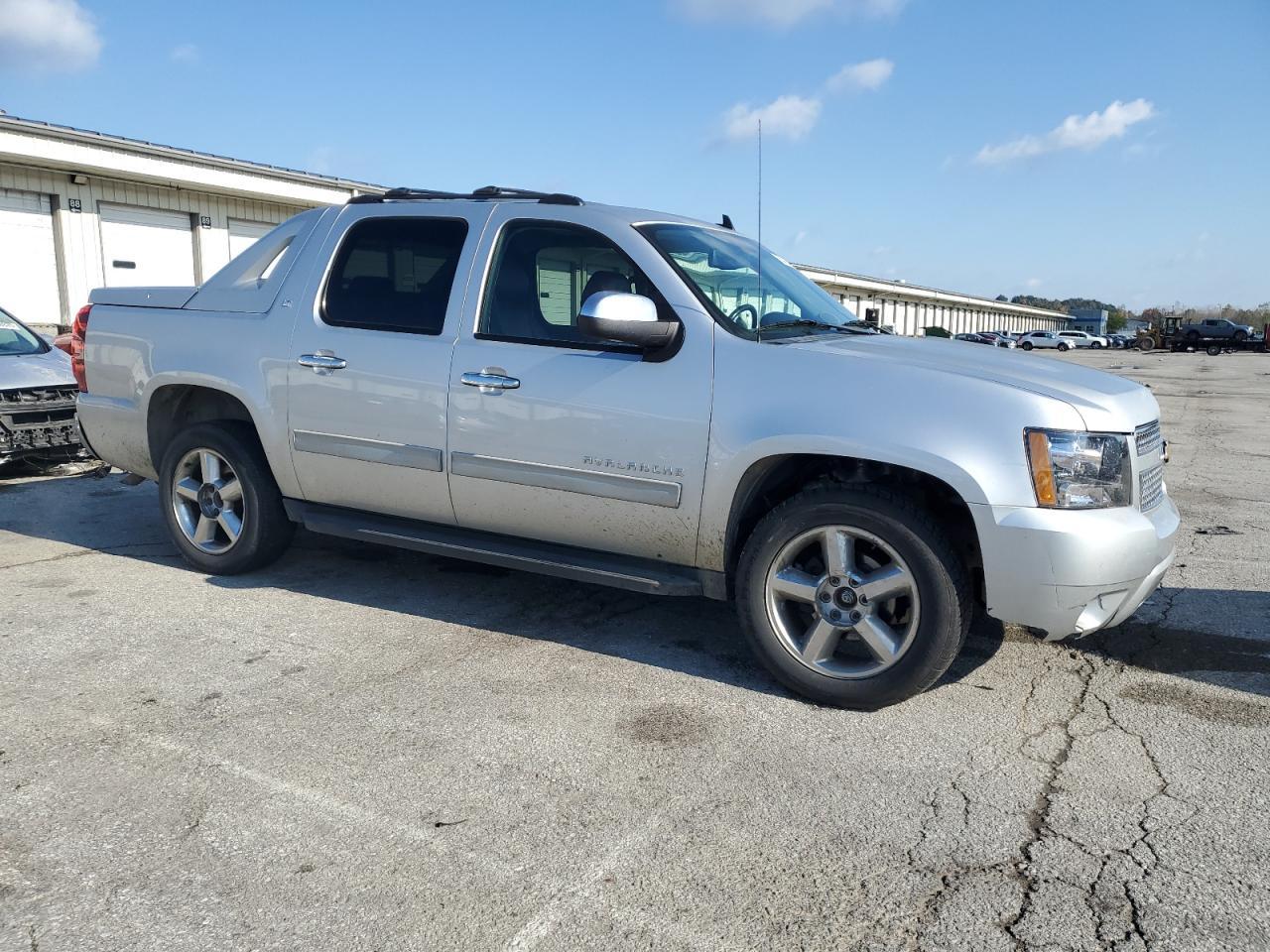 2011 CHEVROLET Avalanche