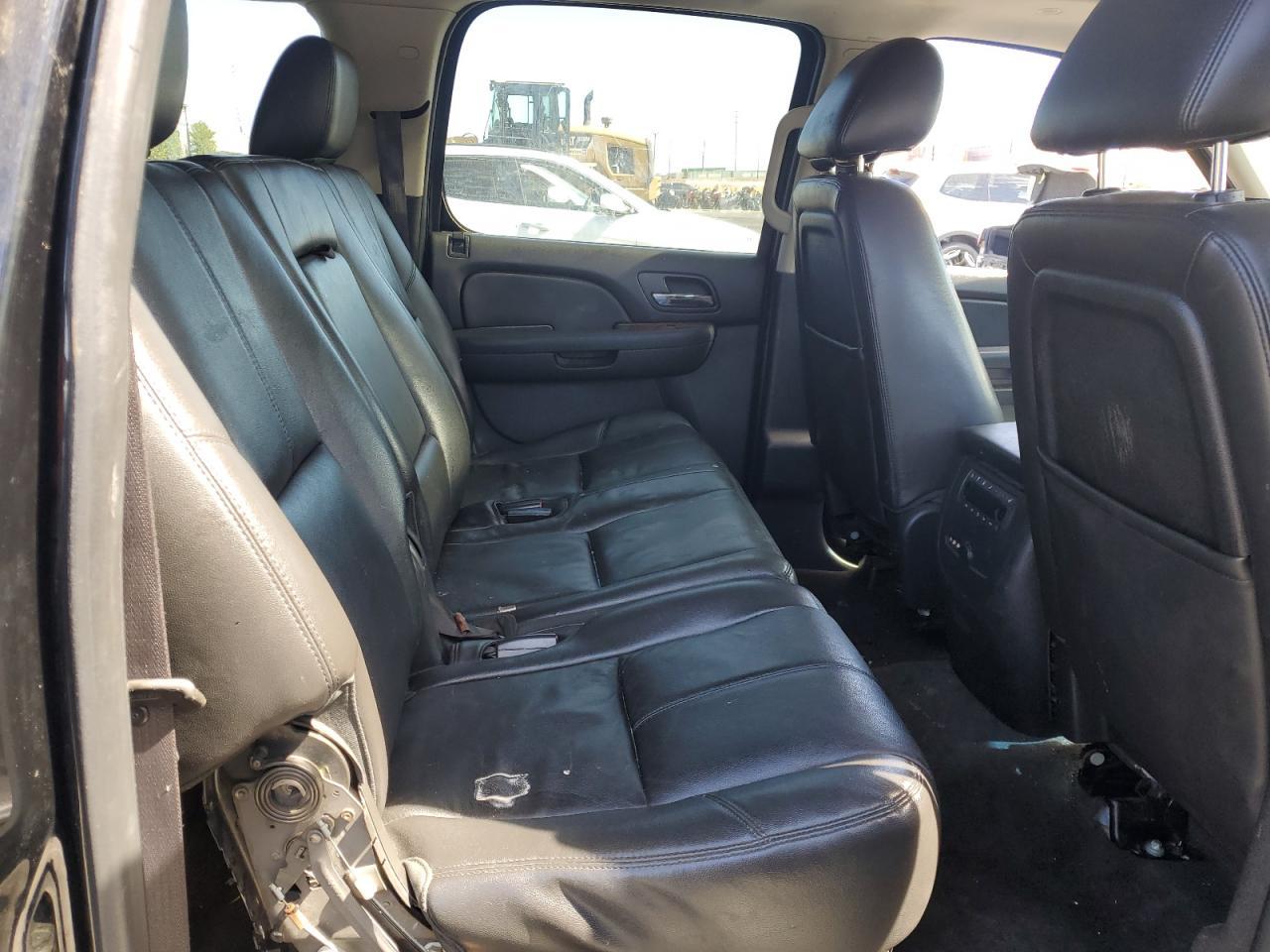 2013 CHEVROLET Suburban