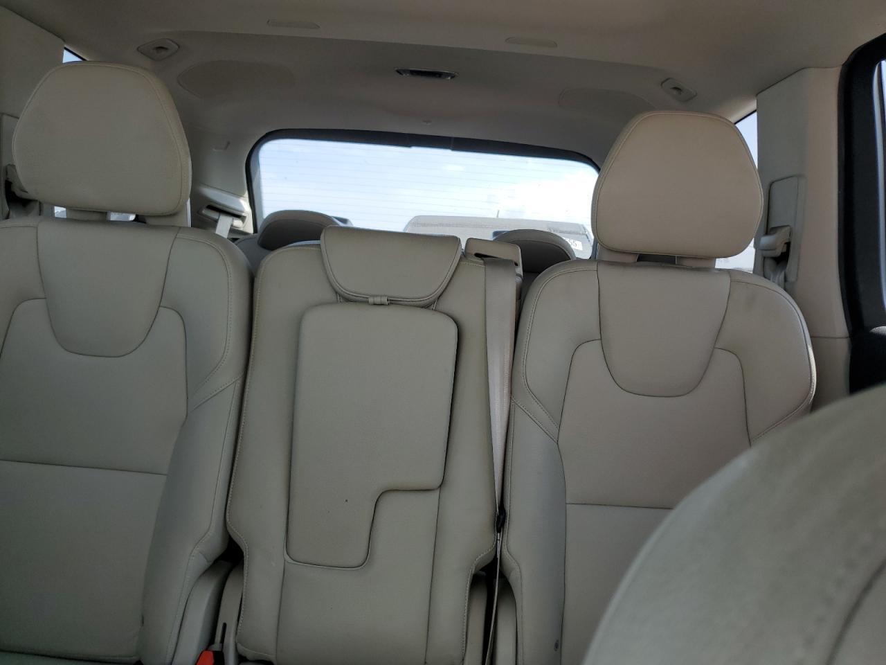2017 VOLVO XC90
