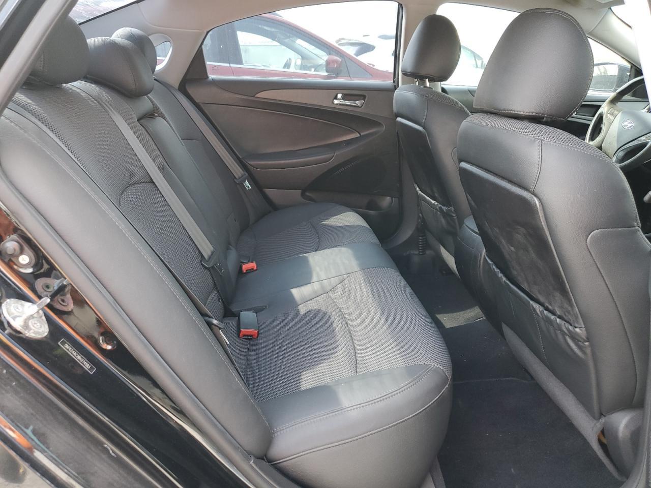 2011 HYUNDAI SONATA