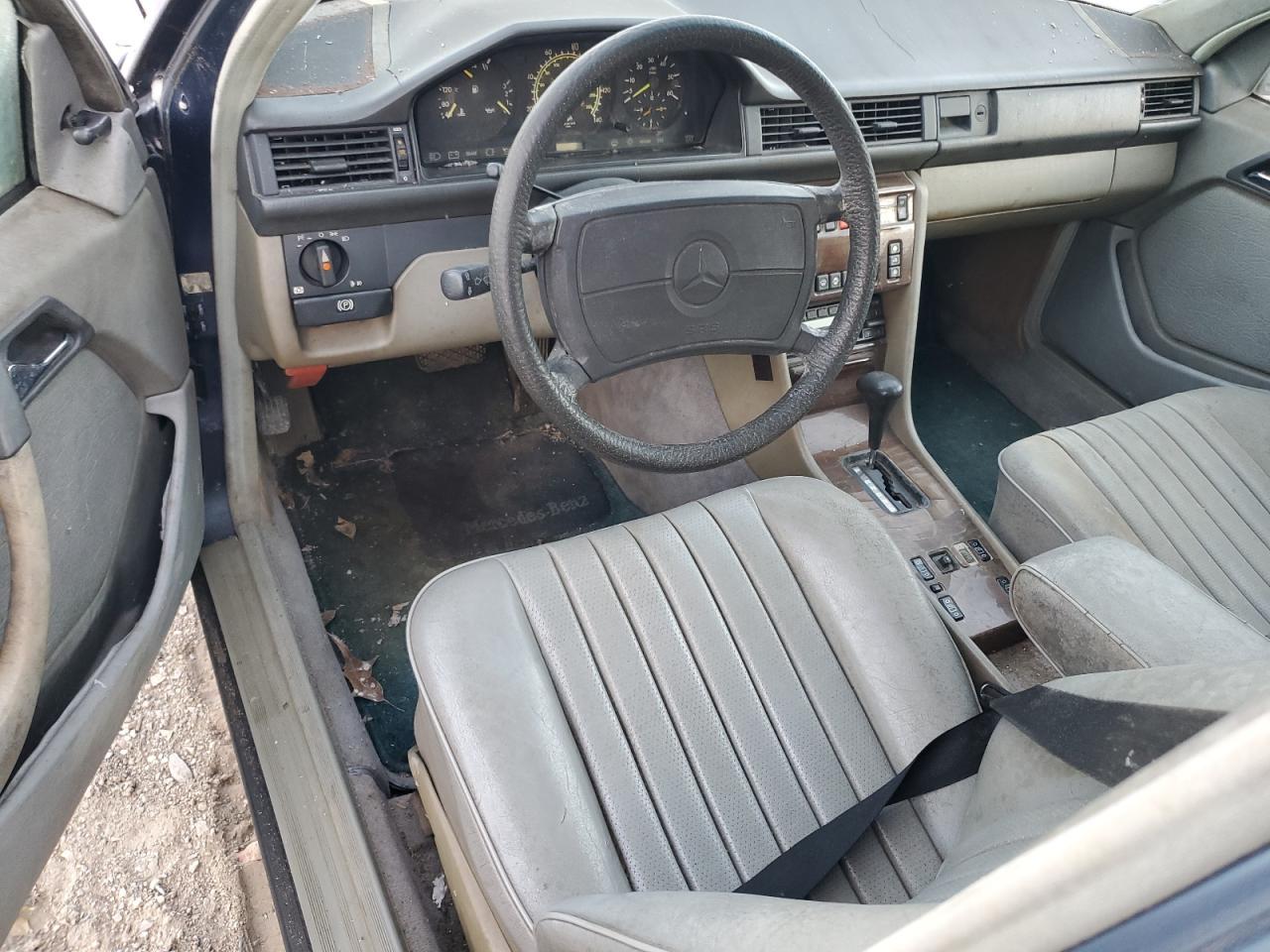 1987 MERCEDES-BENZ 300