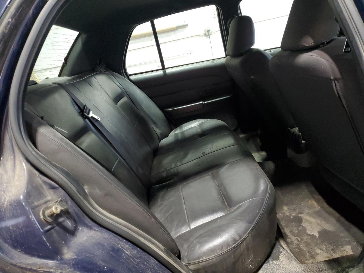 2004 FORD Crown Victoria