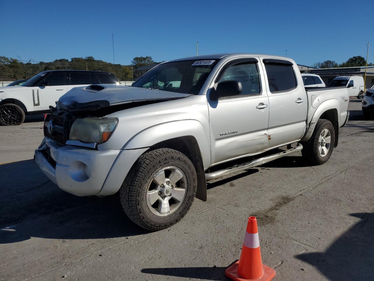 2011 TOYOTA TACOMA