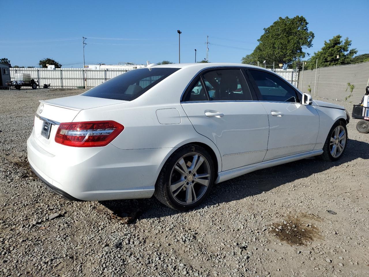 2013 MERCEDES-BENZ E-Class