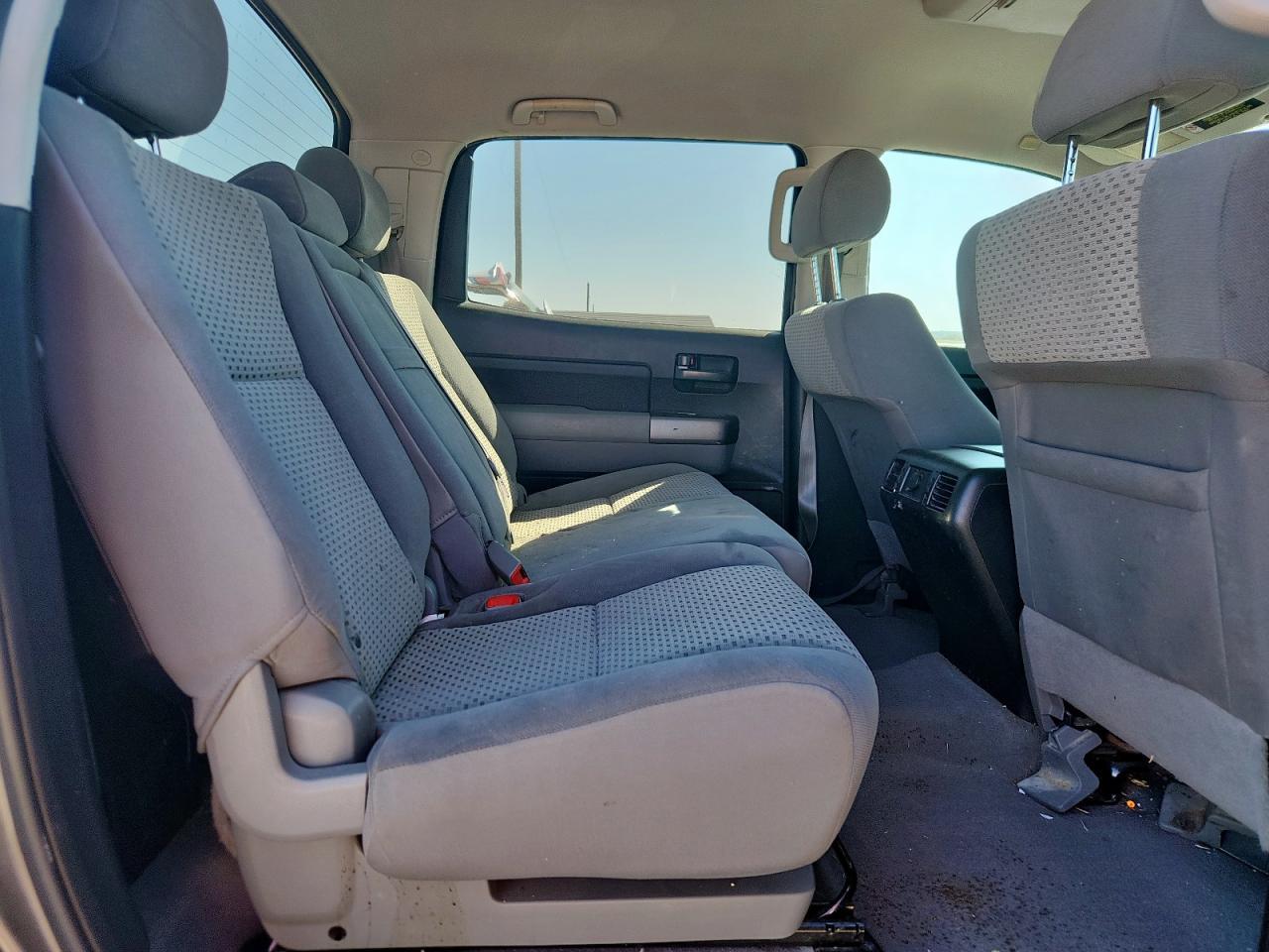 2011 TOYOTA TUNDRA