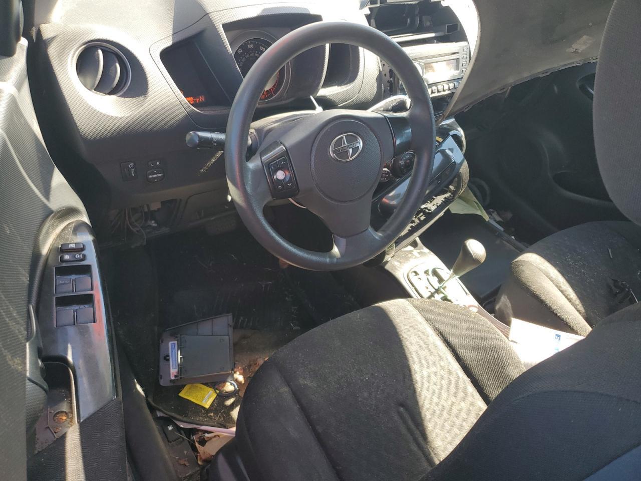 2010 TOYOTA SCION