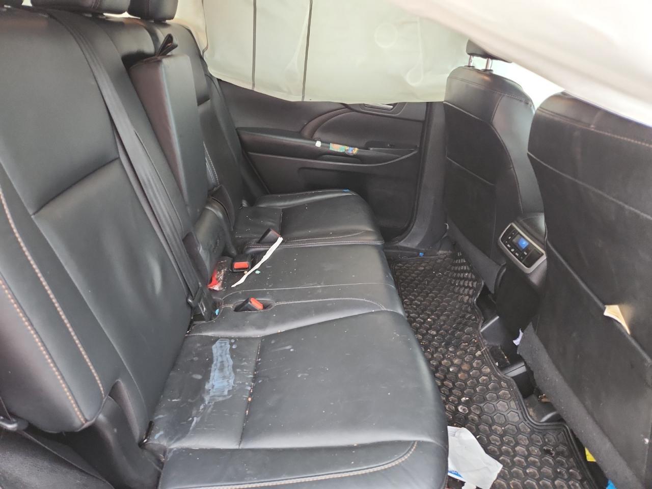 2017 TOYOTA HIGHLANDER