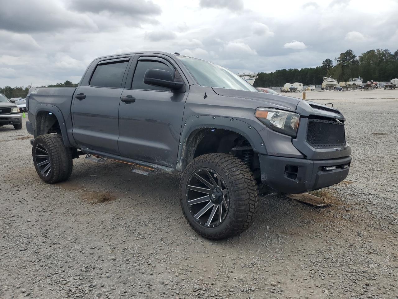 2017 TOYOTA TUNDRA