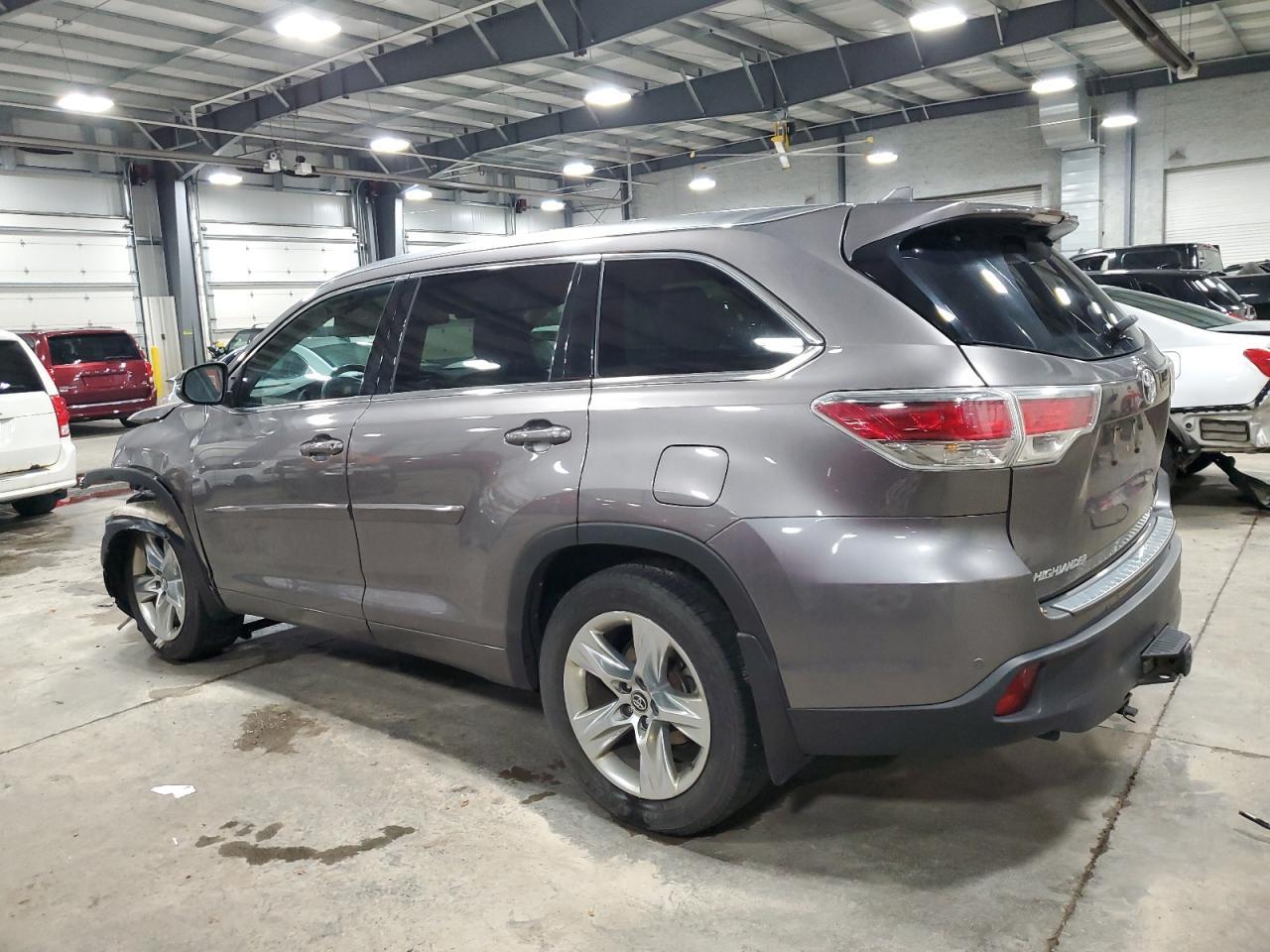 2016 TOYOTA HIGHLANDER