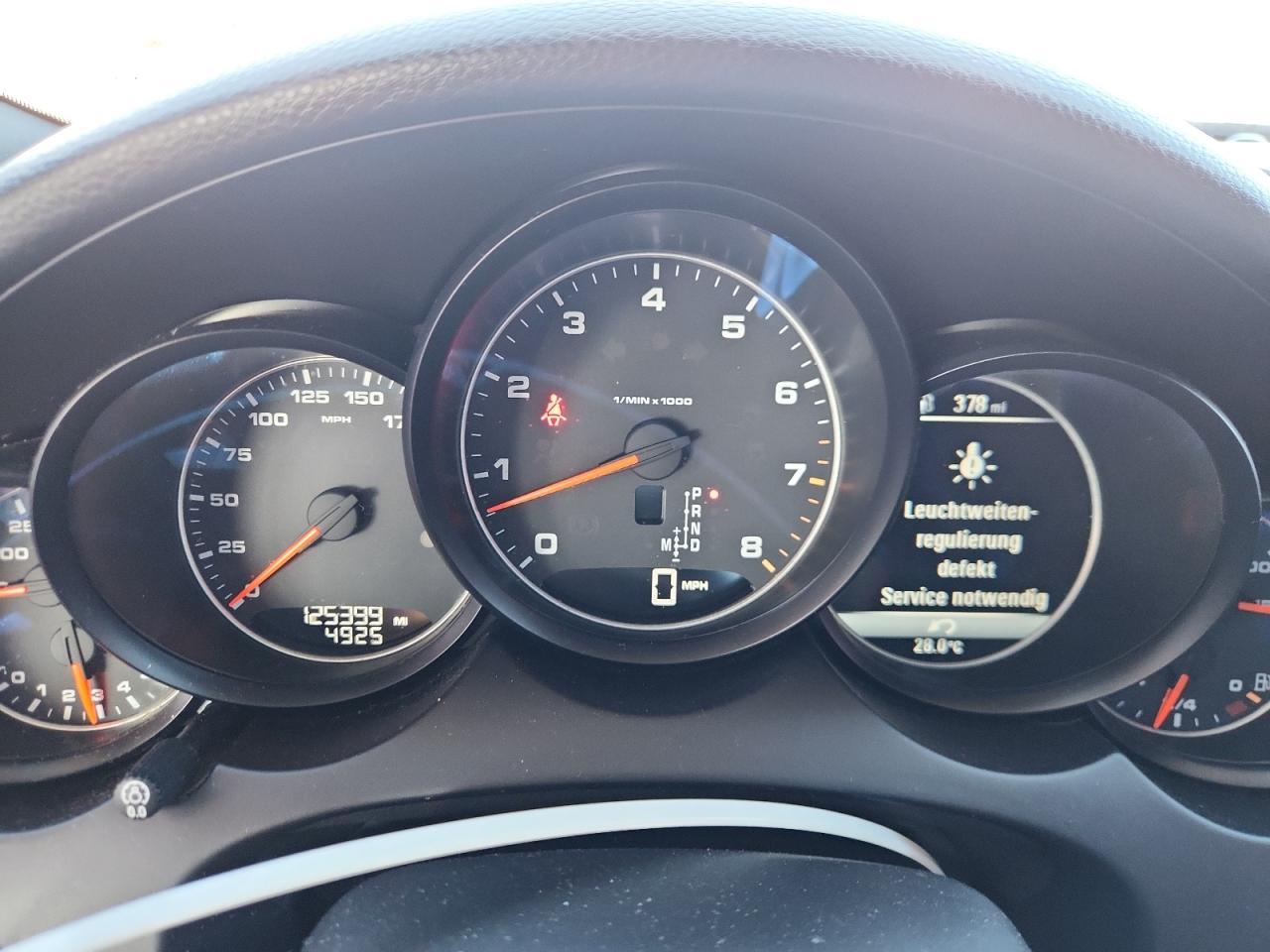 2016 PORSCHE CAYENNE