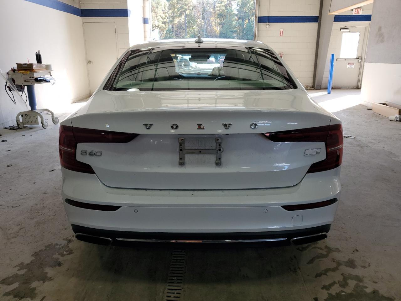 2021 VOLVO S60