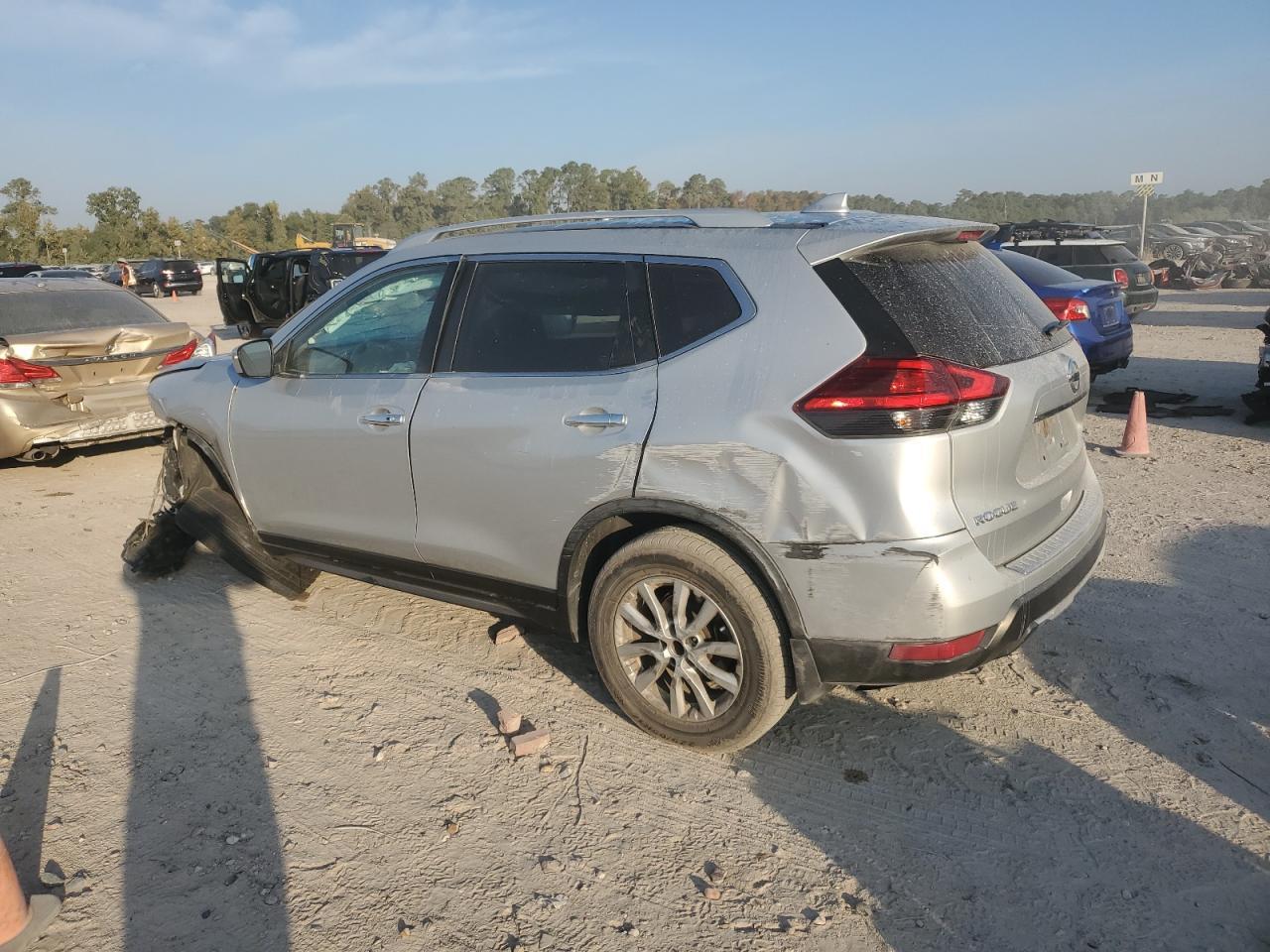 2017 NISSAN ROGUE