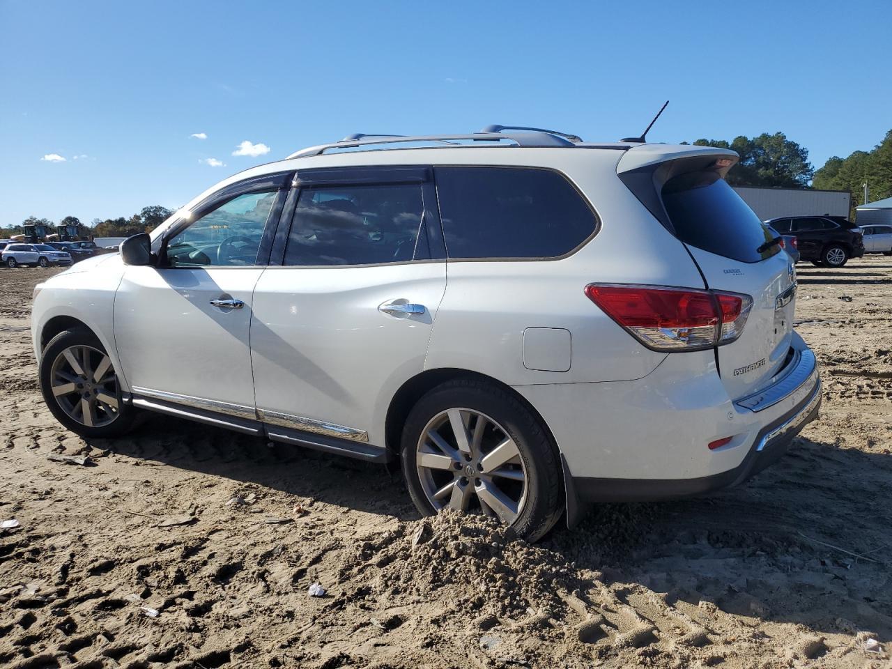 2016 NISSAN PATHFINDER