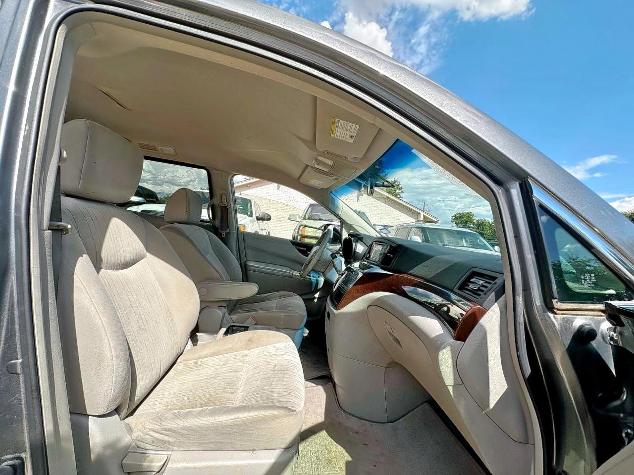 2015 NISSAN Quest