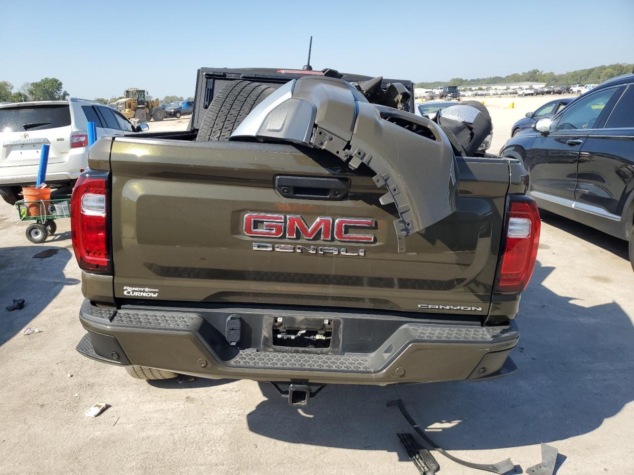 2023 GMC CANYON