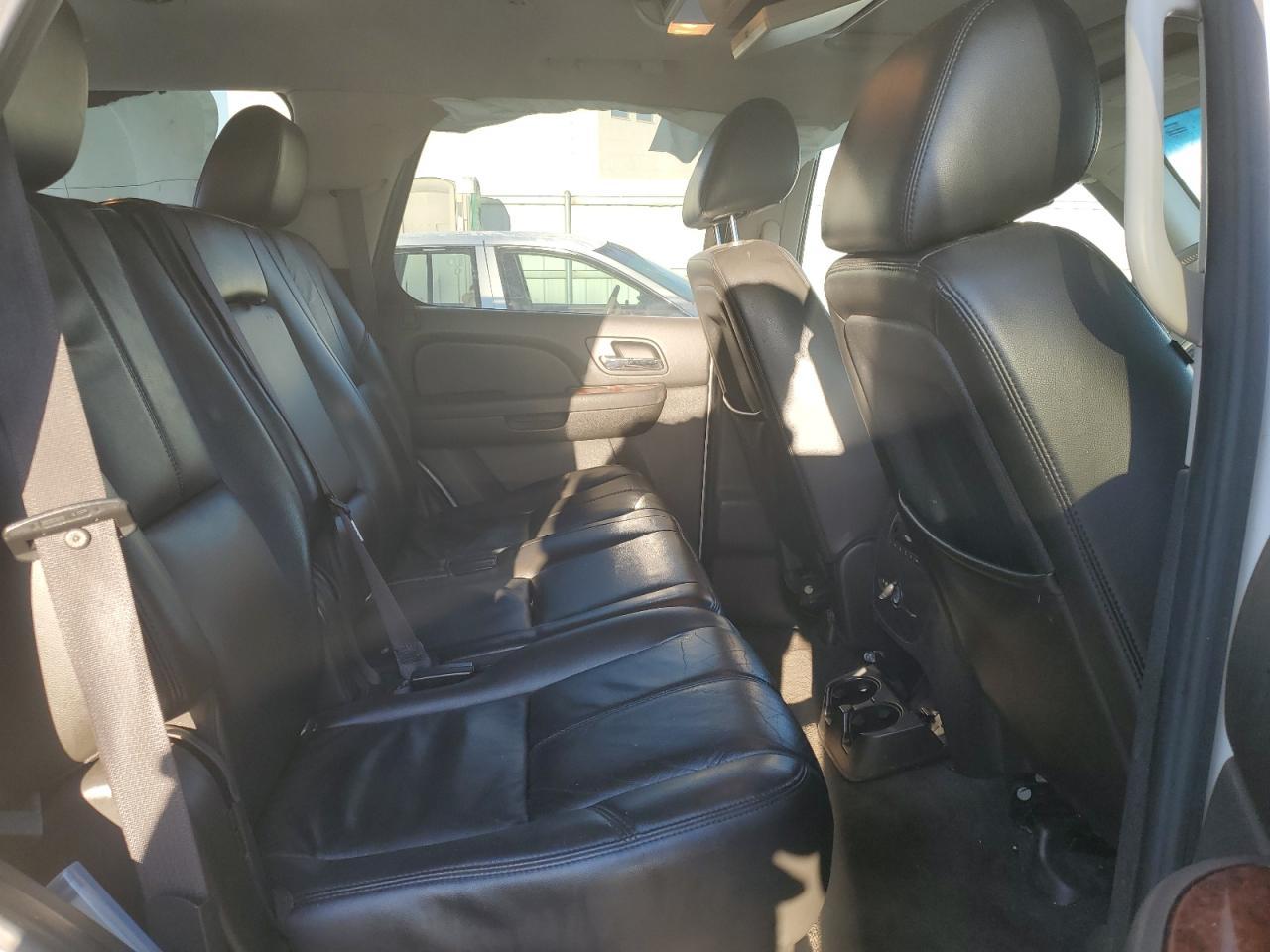 2011 CHEVROLET Tahoe