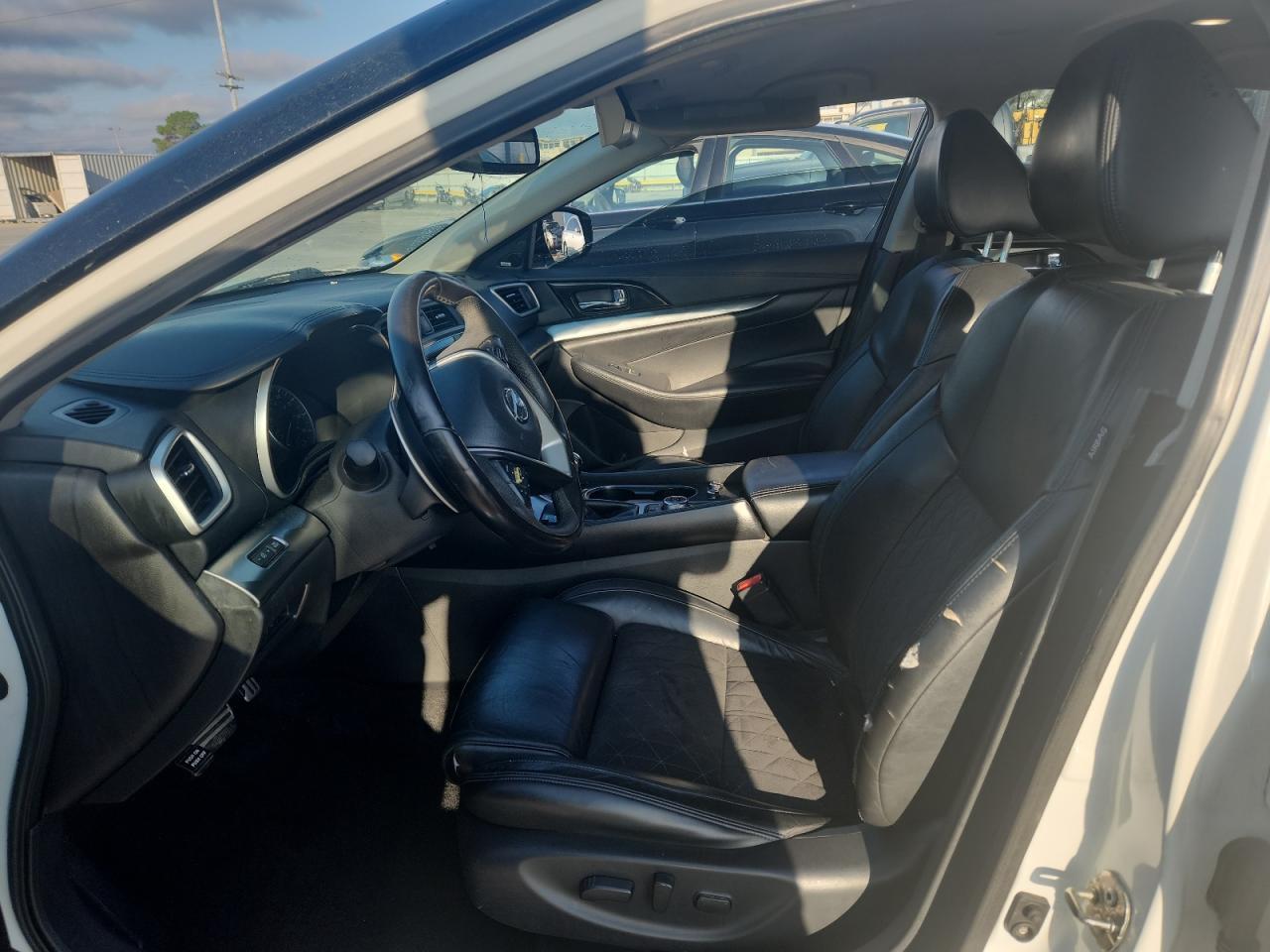 2017 NISSAN Maxima