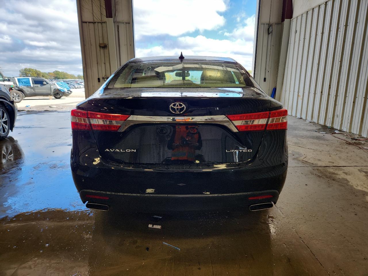 2013 TOYOTA Avalon