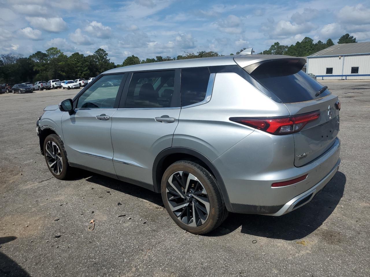 2023 MITSUBISHI outlander