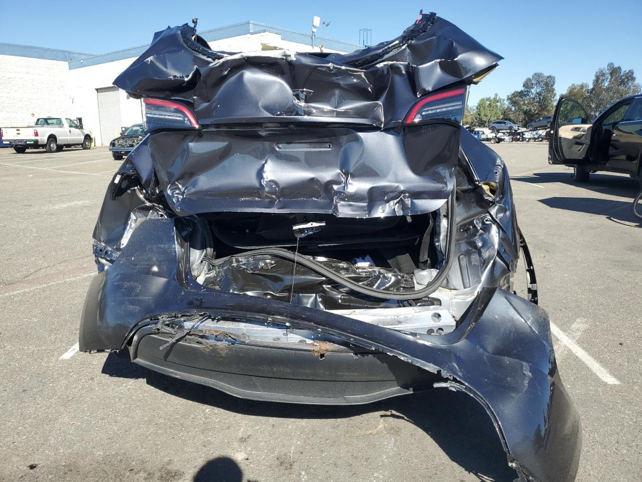 2024 TESLA MODEL Y