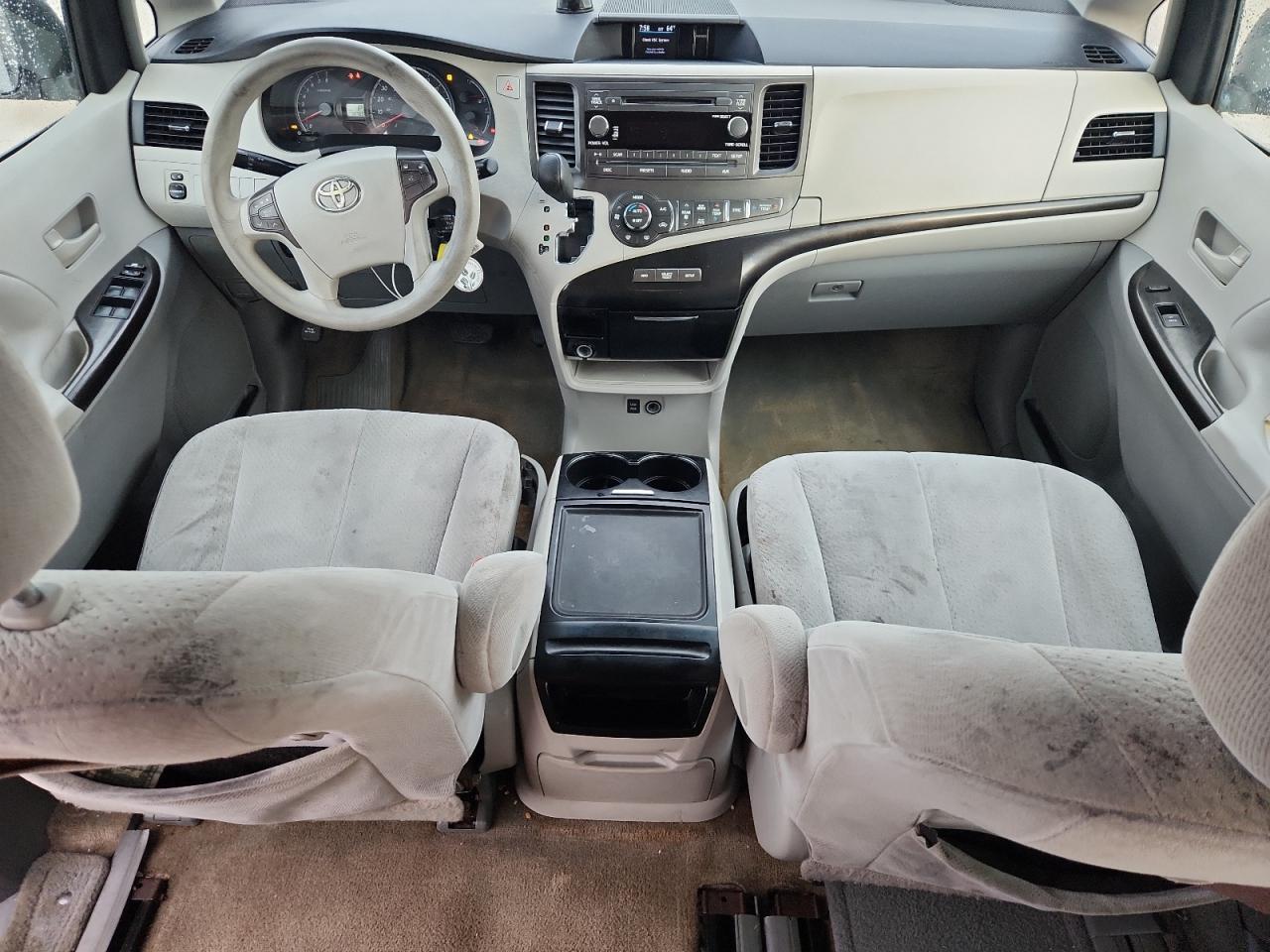2013 TOYOTA SIENNA