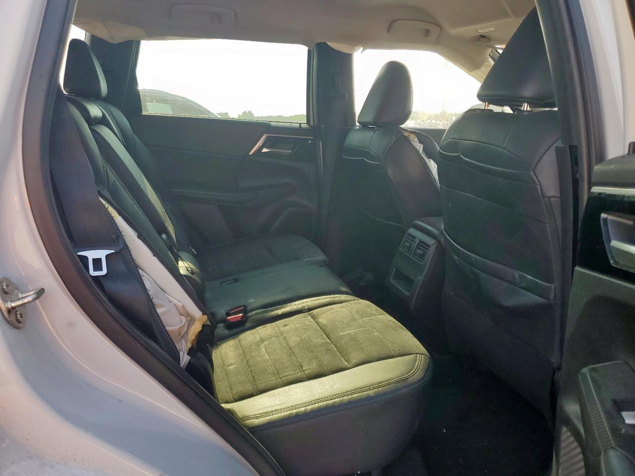2023 MITSUBISHI outlander