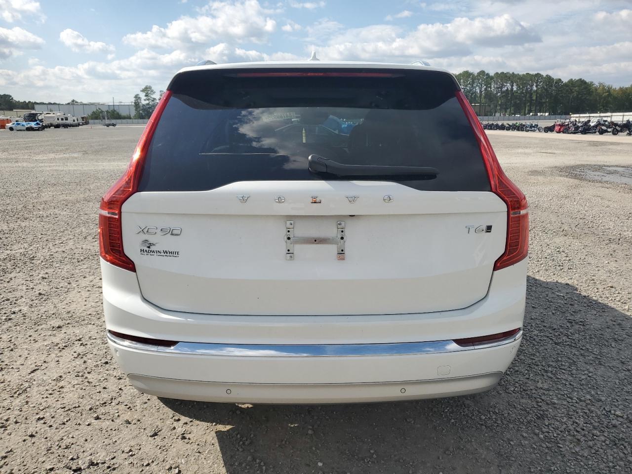 2022 VOLVO XC90