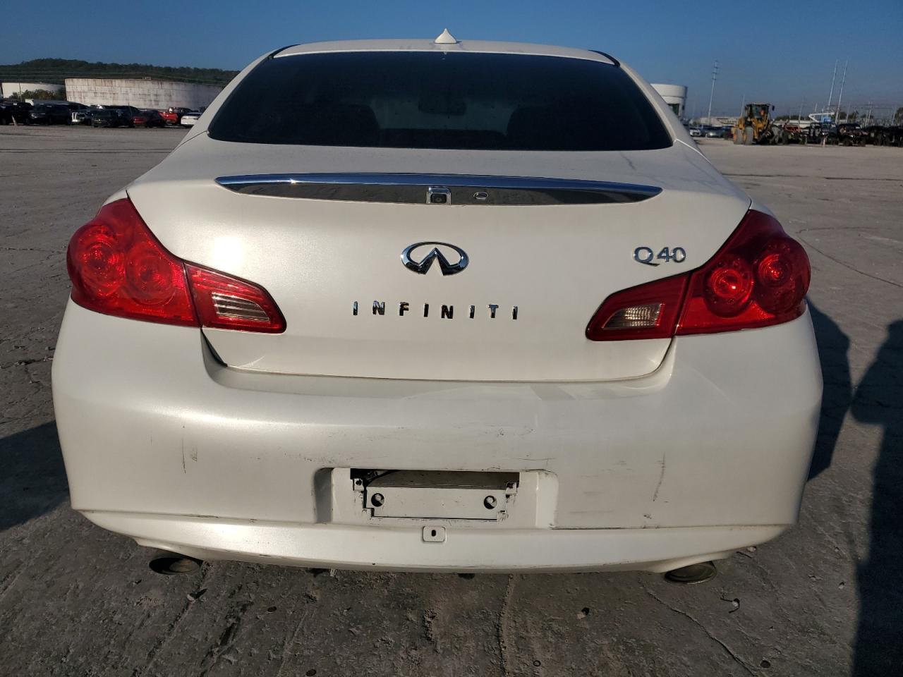 2015 INFINITI Q40
